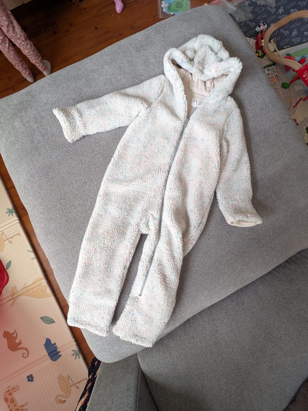 Kids jacket subcategory classification